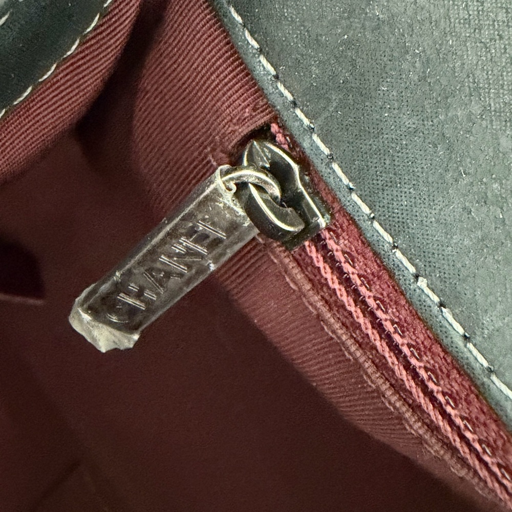Chanel Boy Bag Dark Gray Contrast Stitch Quilted Leather Ruthenium HW Old Medium - Picture 13 of 16